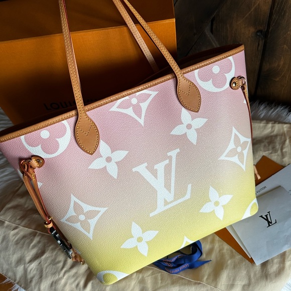 SOLD❤️LE Louis Vuitton By The Pool Ombre Neverfull MM Pink Yellow - Picture 12 of 12